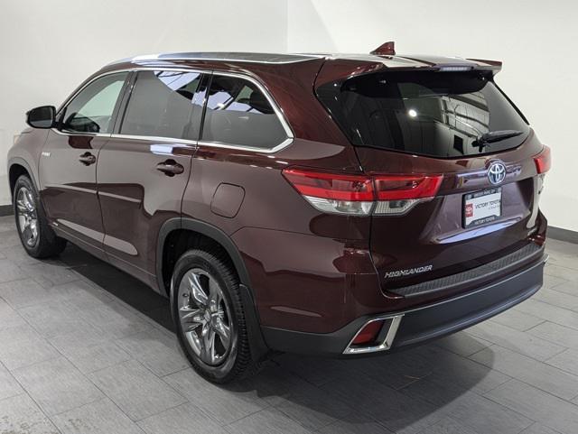 used 2019 Toyota Highlander Hybrid car, priced at $30,288