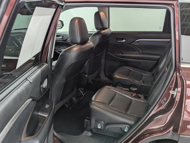 used 2019 Toyota Highlander Hybrid car, priced at $30,288