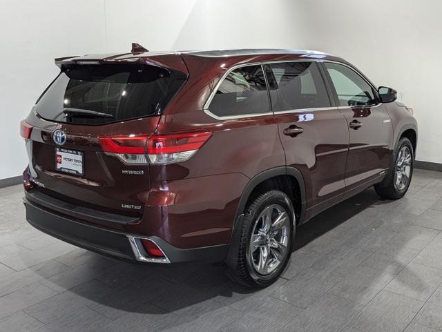 used 2019 Toyota Highlander Hybrid car, priced at $30,288