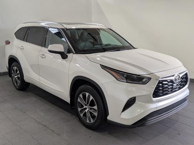 used 2021 Toyota Highlander car, priced at $34,278