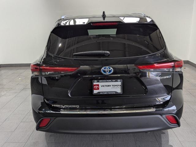 used 2020 Toyota Highlander Hybrid car, priced at $37,899