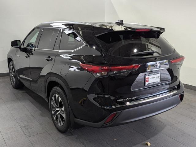 used 2020 Toyota Highlander Hybrid car, priced at $37,899