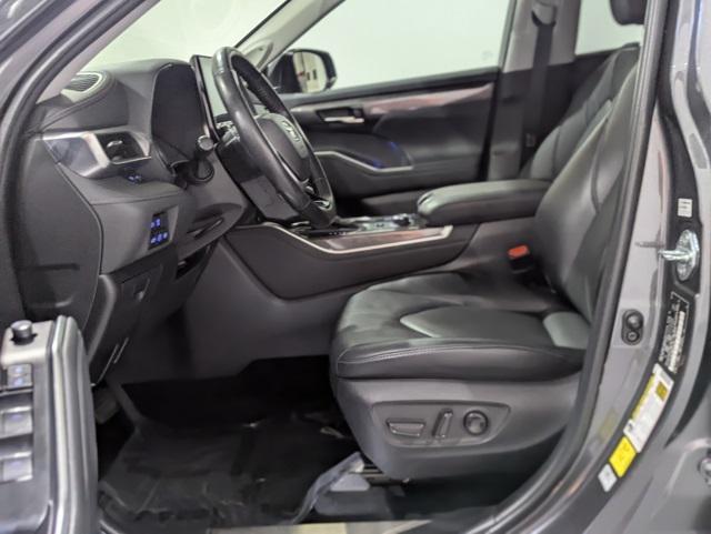 used 2022 Toyota Highlander car, priced at $43,292