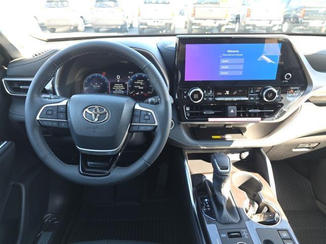 new 2025 Toyota Highlander car, priced at $53,482