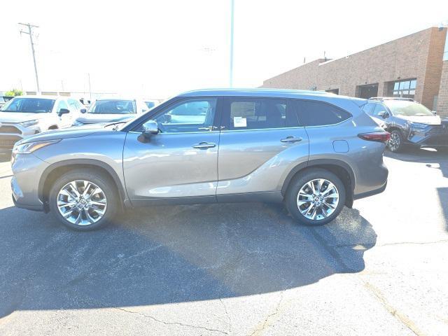 new 2025 Toyota Highlander car, priced at $53,482