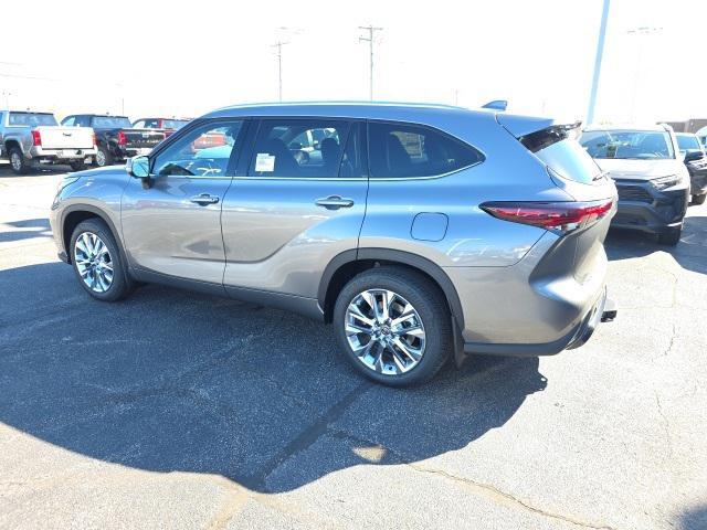 new 2025 Toyota Highlander car, priced at $53,482