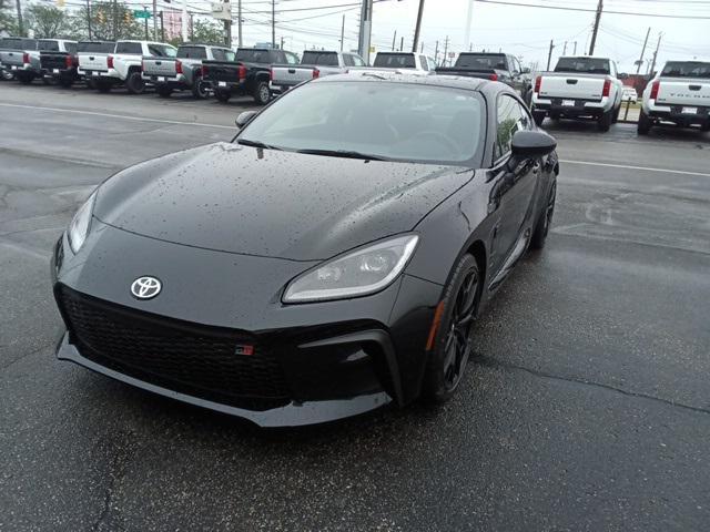 new 2025 Toyota GR86 car, priced at $40,617