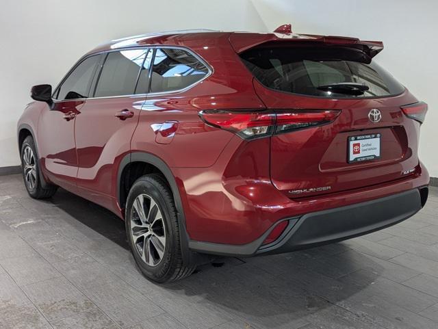 used 2022 Toyota Highlander car, priced at $38,543