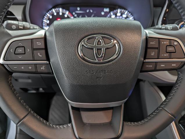 used 2023 Toyota Highlander car, priced at $37,500