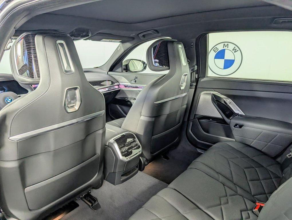 new 2025 BMW i7 car, priced at $129,425