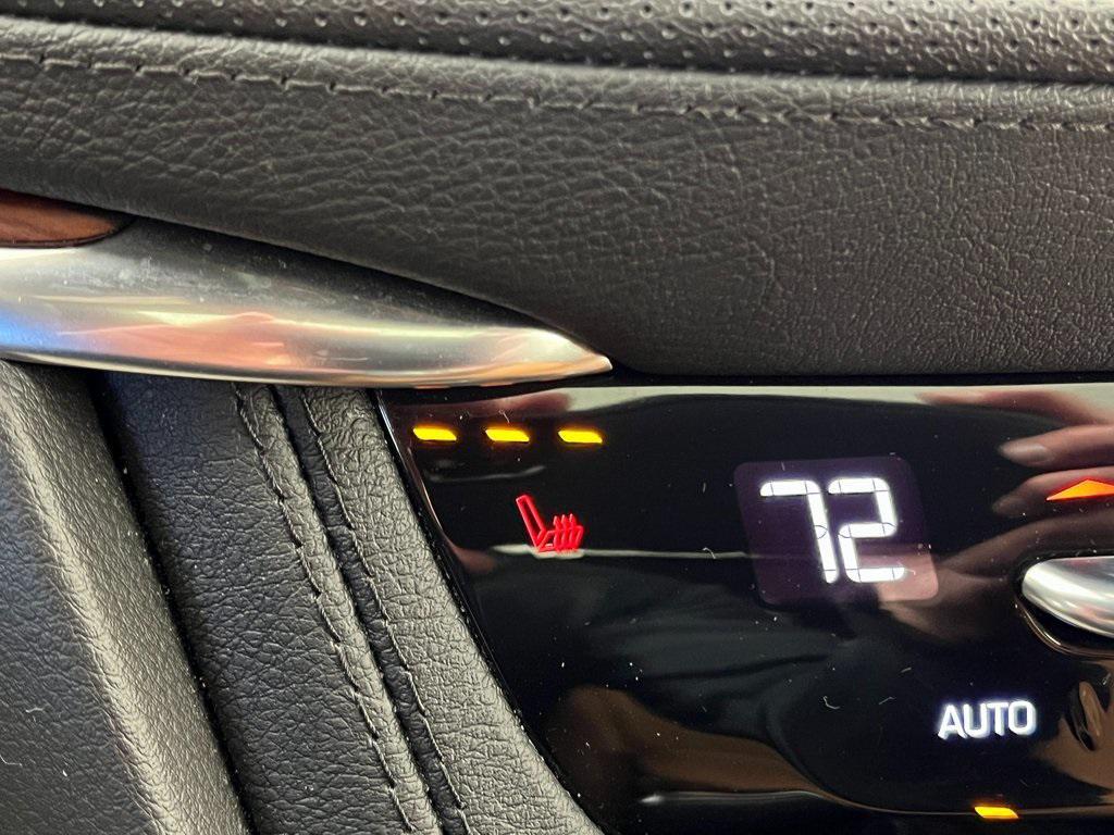 used 2022 Cadillac XT5 car, priced at $31,998