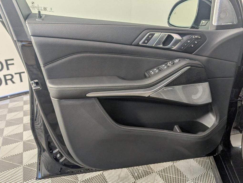 new 2026 BMW X7 car, priced at $162,625