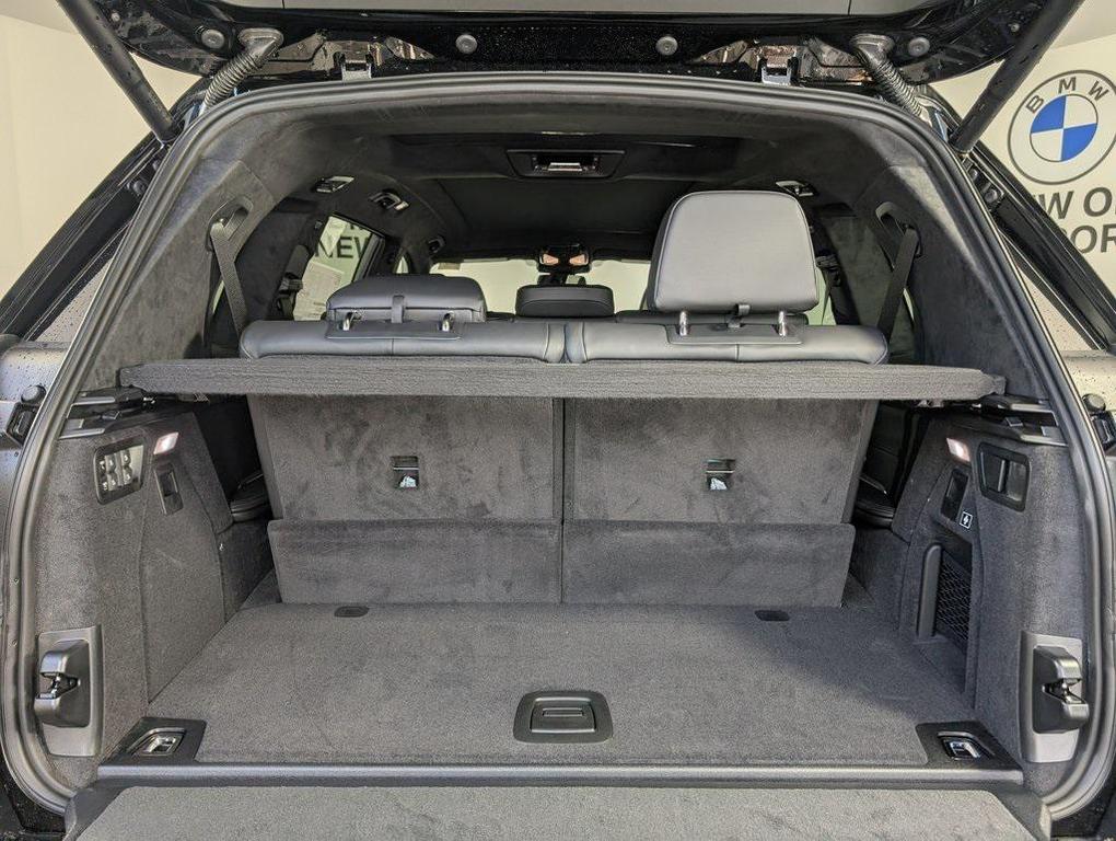 new 2026 BMW X7 car, priced at $99,175