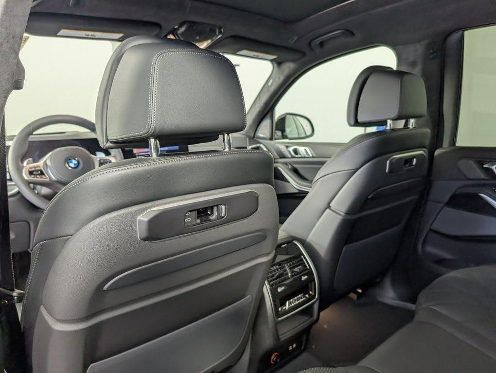 new 2026 BMW X7 car, priced at $99,175