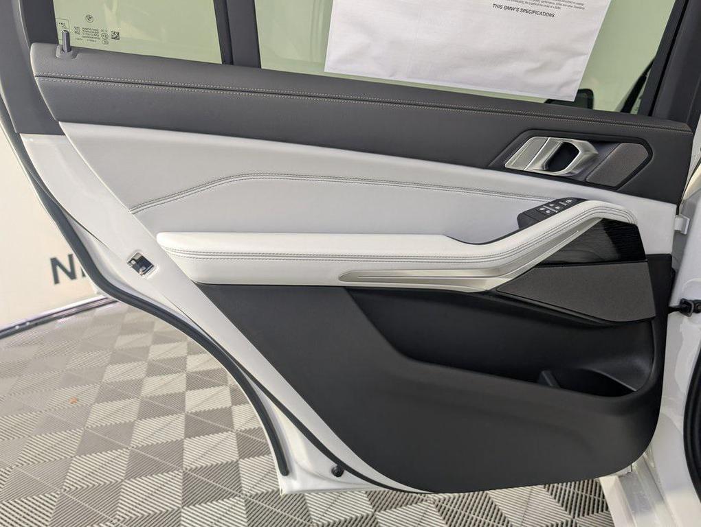 new 2026 BMW X7 car, priced at $98,580