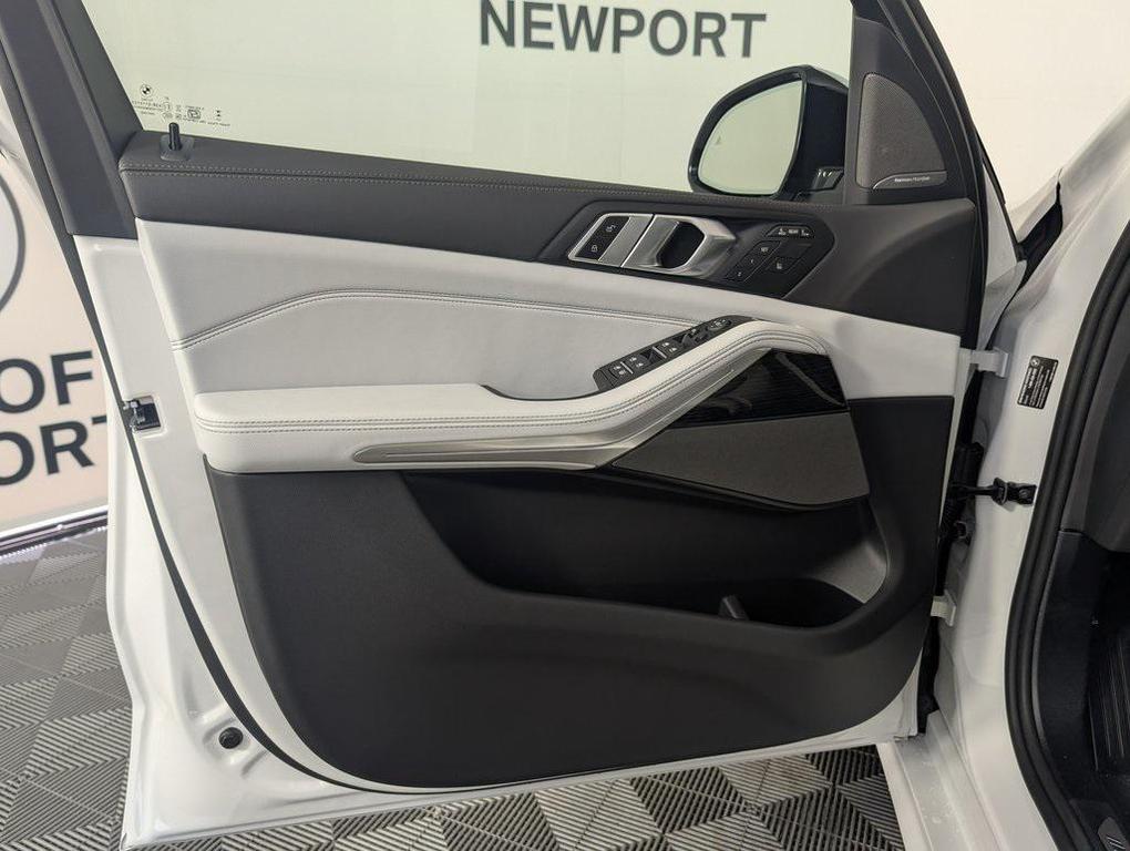 new 2026 BMW X7 car, priced at $98,580