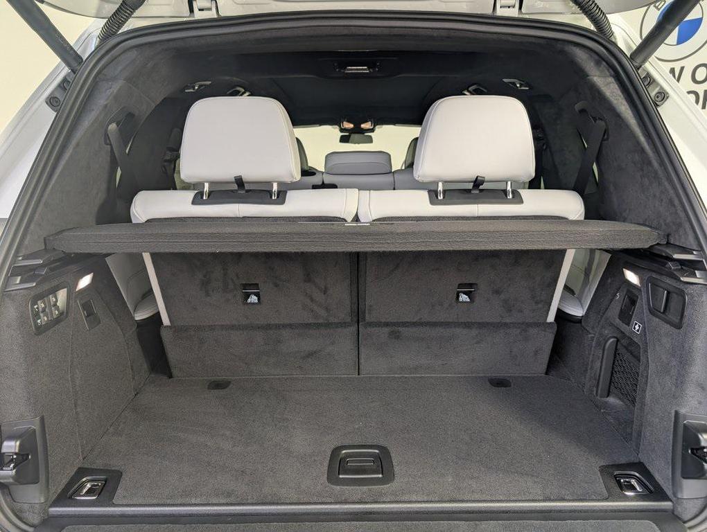 new 2026 BMW X7 car, priced at $98,580