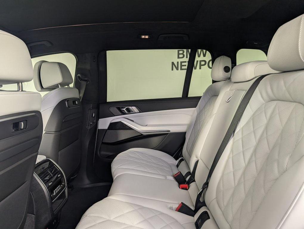 new 2026 BMW X7 car, priced at $98,580