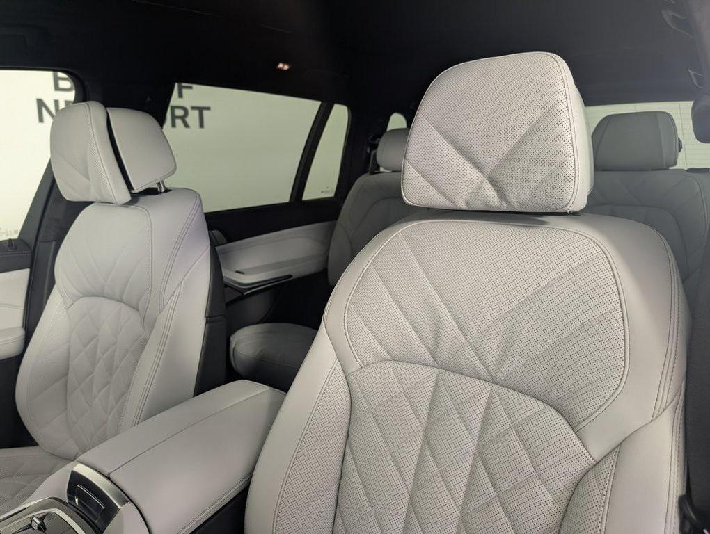 new 2026 BMW X7 car, priced at $98,580