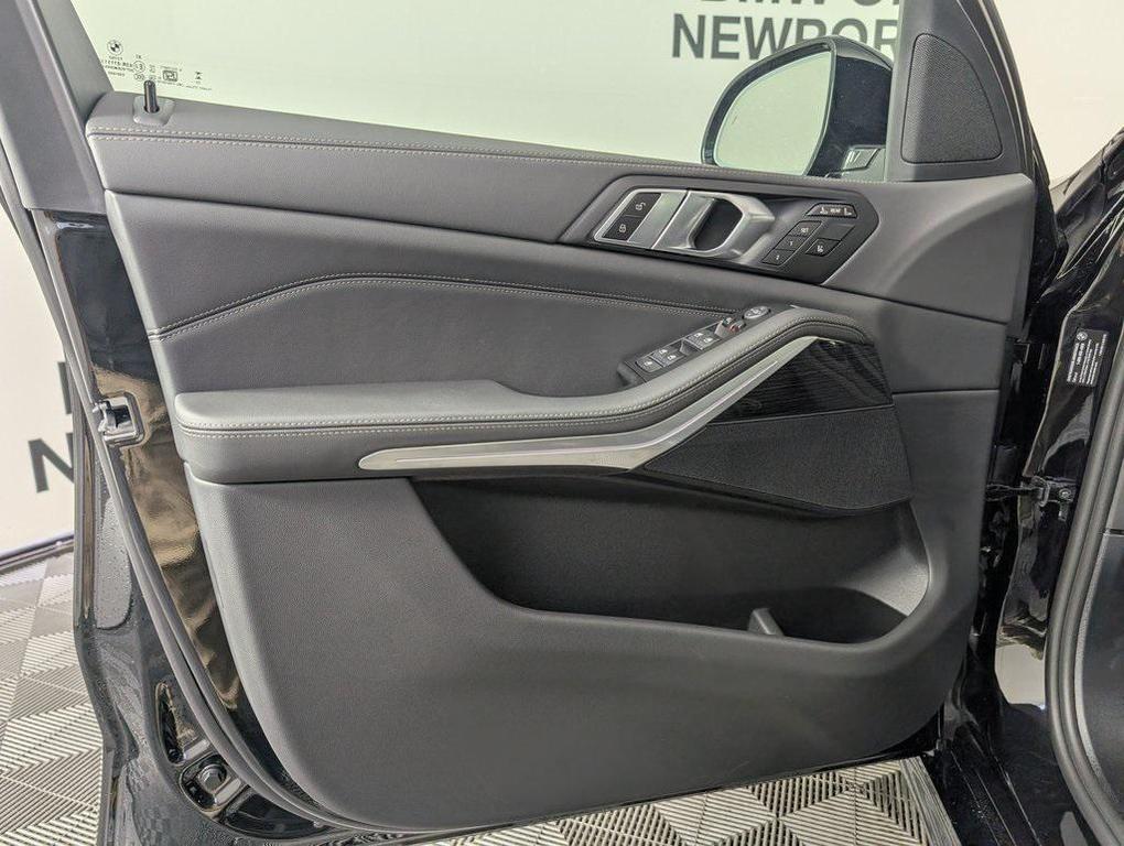 new 2026 BMW X7 car, priced at $93,725