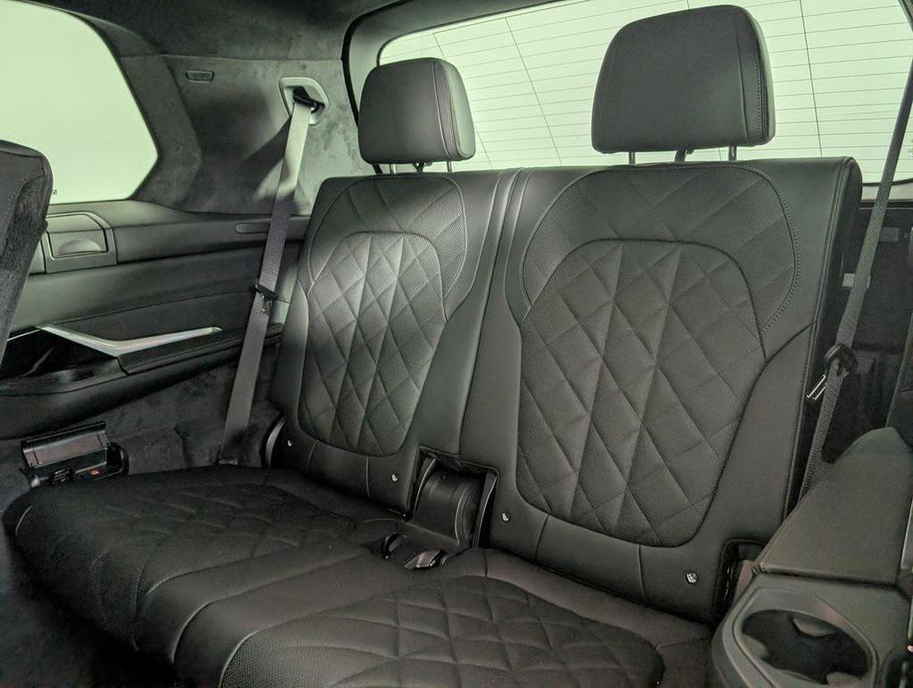 new 2026 BMW X7 car, priced at $93,725