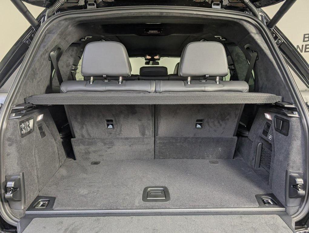 new 2026 BMW X7 car, priced at $93,725