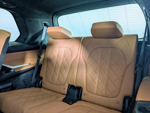 new 2026 BMW X7 car, priced at $93,880