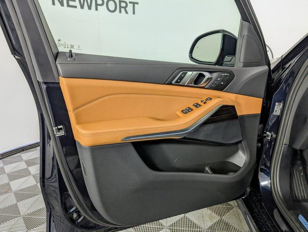 new 2026 BMW X7 car, priced at $93,880