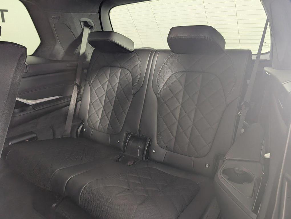 new 2026 BMW X7 car, priced at $99,175
