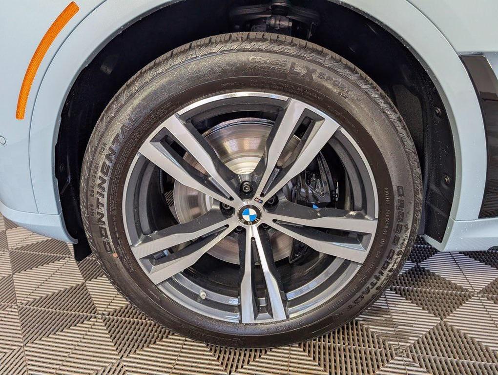 new 2026 BMW X7 car, priced at $95,375