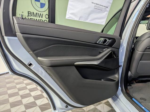 new 2026 BMW X7 car, priced at $92,025