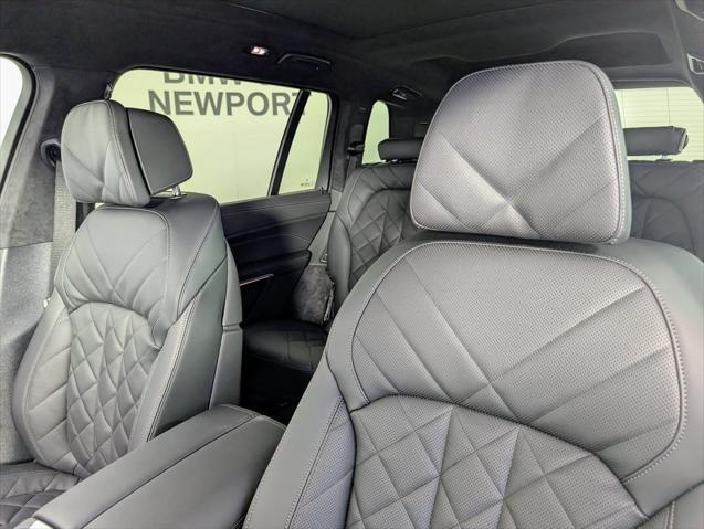 new 2026 BMW X7 car, priced at $92,025