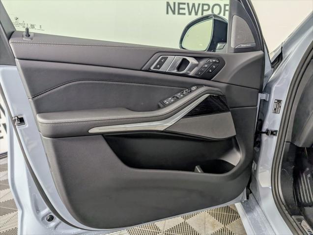 new 2026 BMW X7 car, priced at $99,575