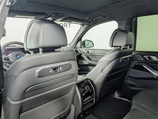 new 2026 BMW X7 car, priced at $99,575