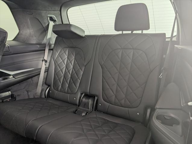 new 2026 BMW X7 car, priced at $99,880