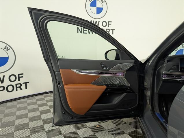 new 2025 BMW 760 car, priced at $140,155