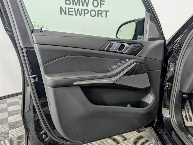new 2026 BMW X7 car, priced at $122,680