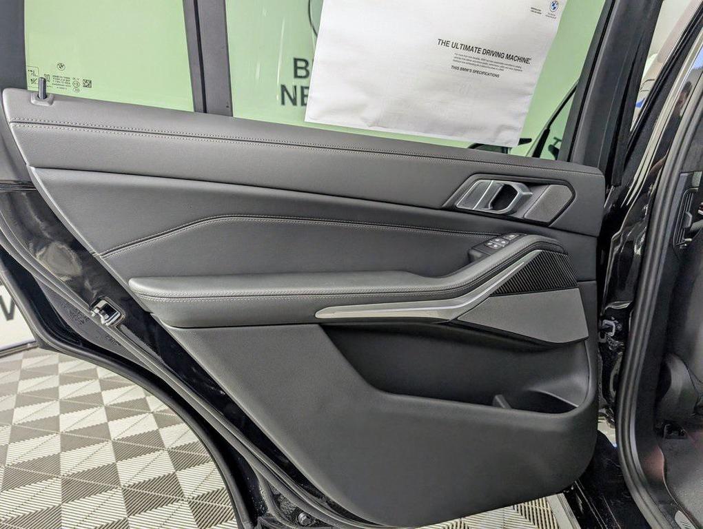 new 2026 BMW X7 car, priced at $122,680