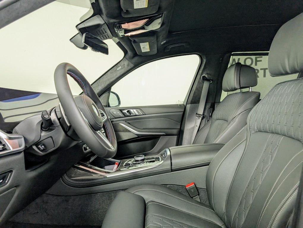 new 2026 BMW X7 car, priced at $122,680