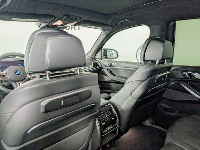new 2026 BMW X7 car, priced at $122,680