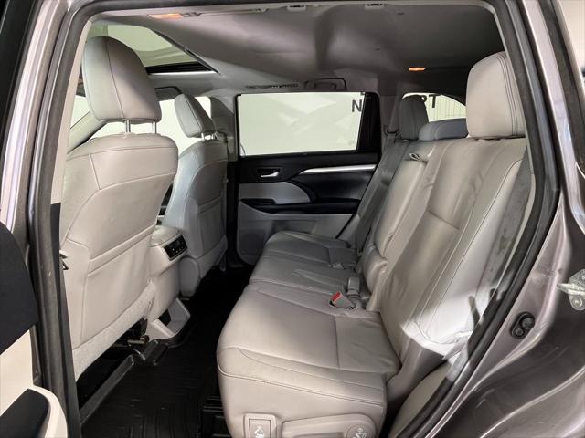 used 2015 Toyota Highlander car, priced at $17,995