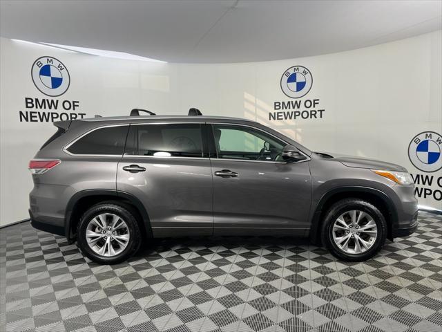 used 2015 Toyota Highlander car, priced at $17,995