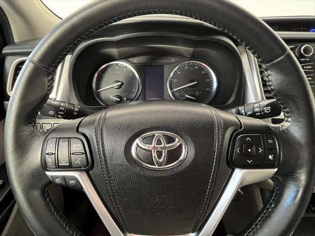 used 2015 Toyota Highlander car, priced at $17,995