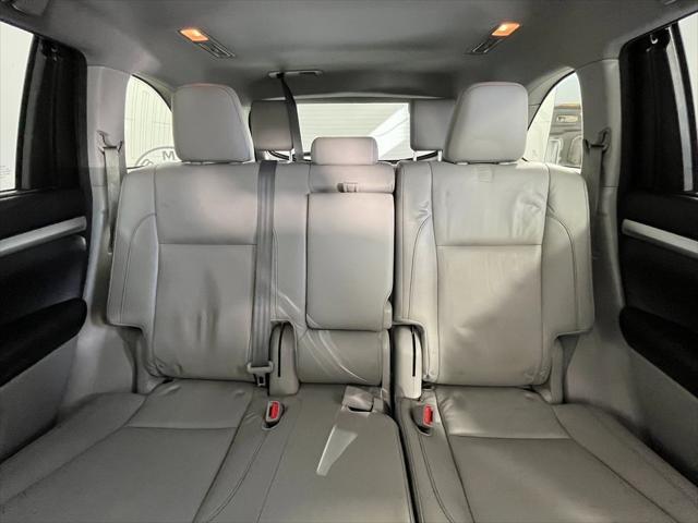 used 2015 Toyota Highlander car, priced at $17,995