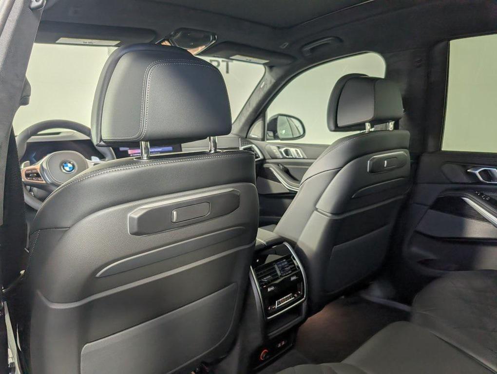 new 2026 BMW X7 car, priced at $99,175