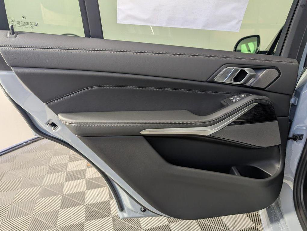 new 2026 BMW X7 car, priced at $99,175