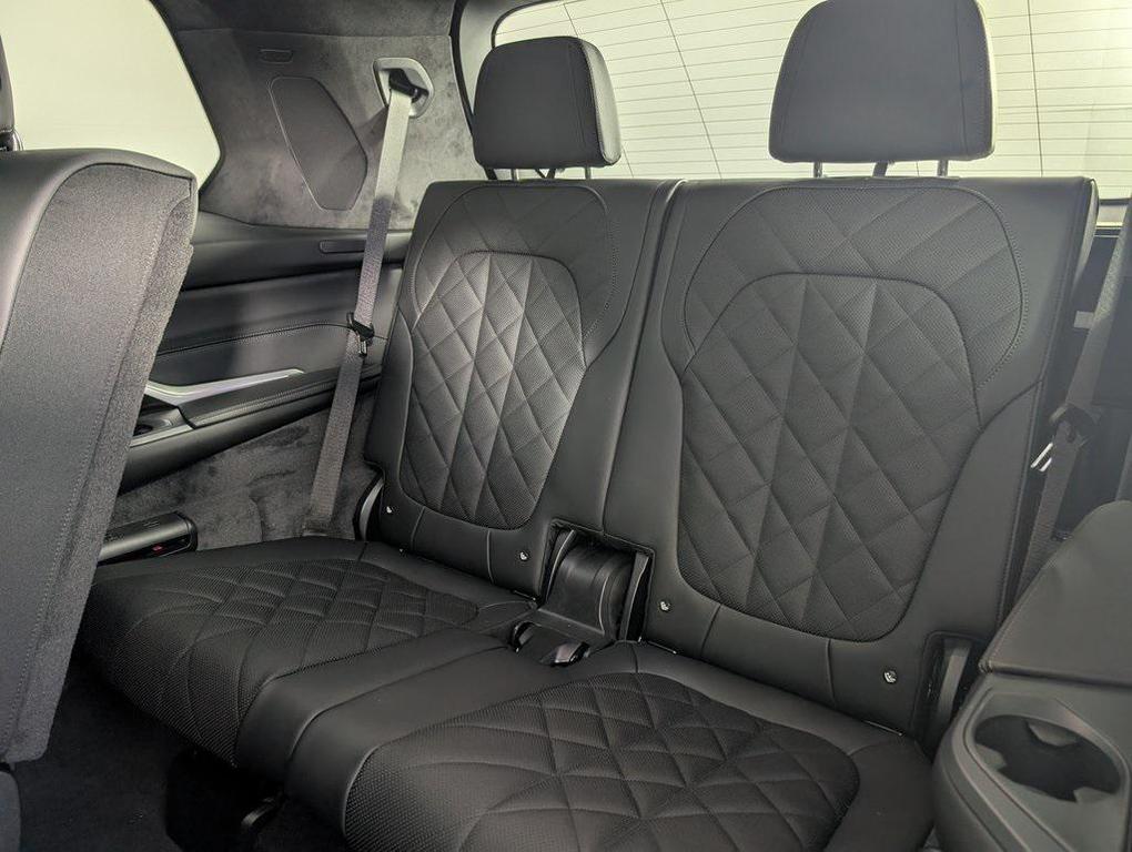 new 2026 BMW X7 car, priced at $99,175