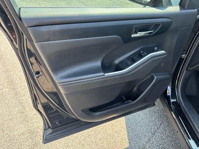 used 2021 Toyota Highlander car, priced at $28,750