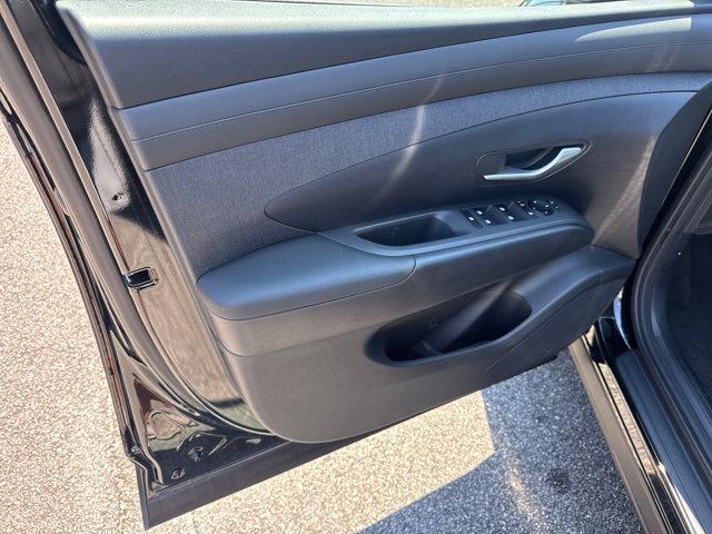 new 2025 Hyundai TUCSON Hybrid car, priced at $35,560