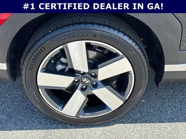 used 2025 Hyundai Santa Fe car, priced at $37,400